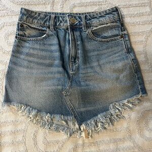 Free People Blue Denim Frayed Hem Shorts Size 25